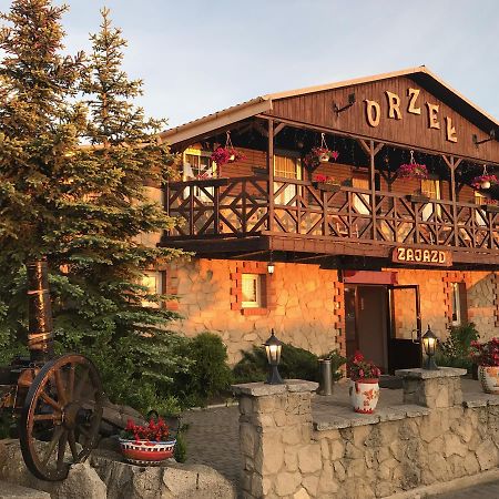 Hotel Orzel Замосць Экстерьер фото