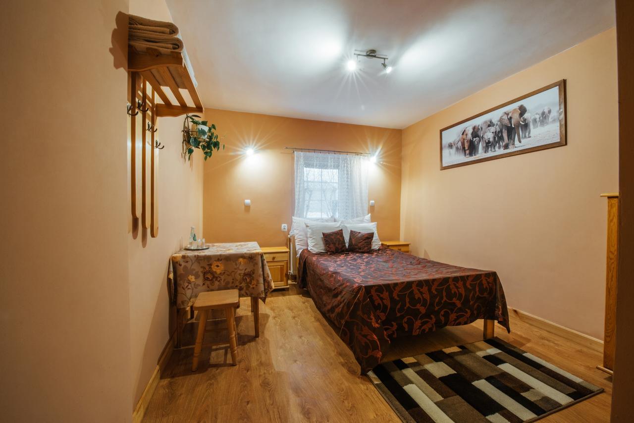 Hotel Orzel Замосць Экстерьер фото