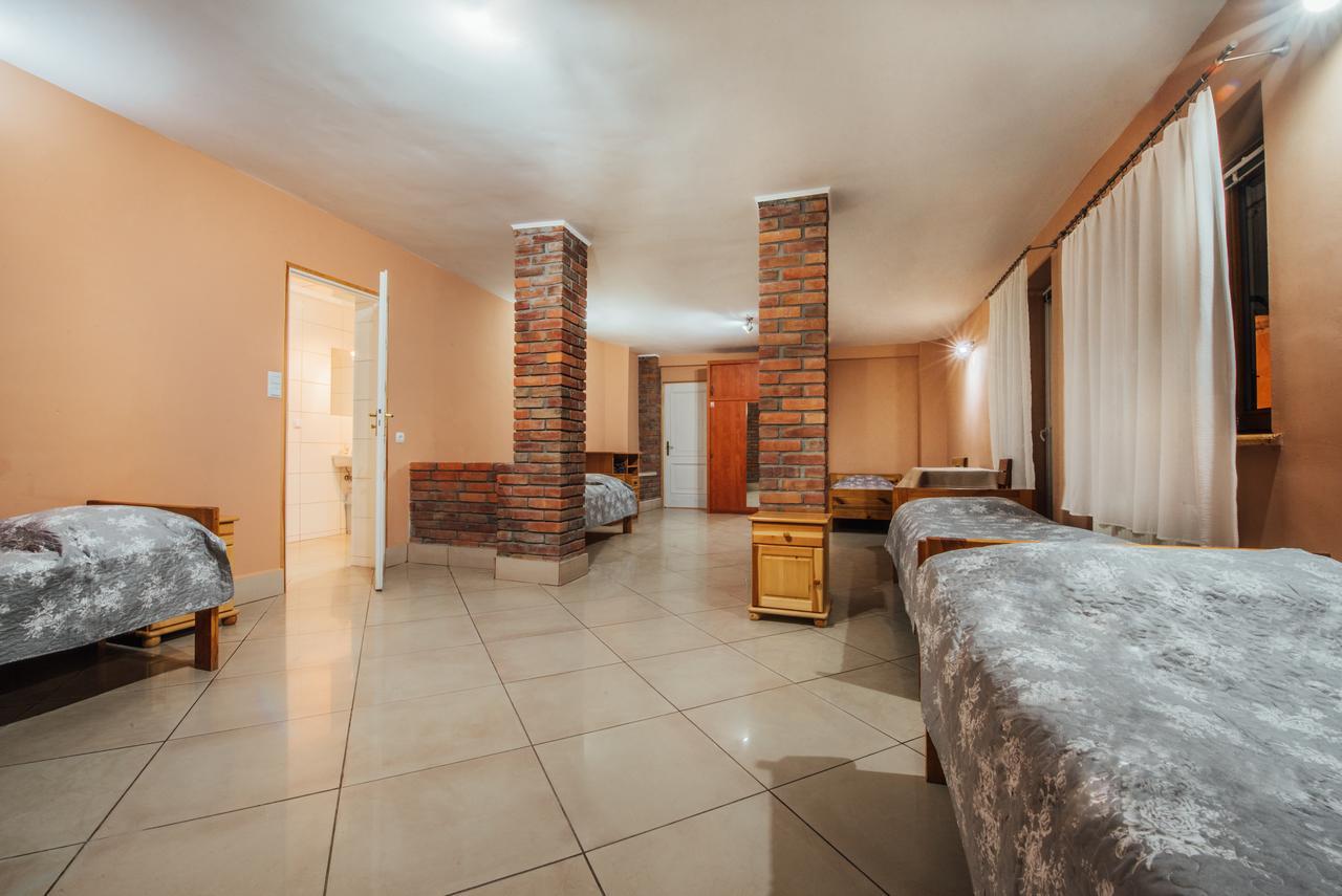 Hotel Orzel Замосць Экстерьер фото