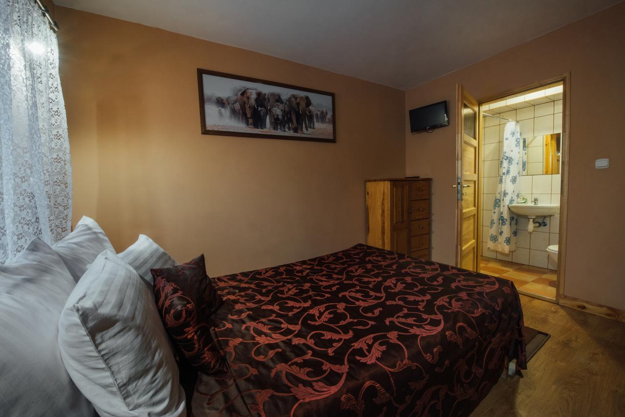 Hotel Orzel Замосць Экстерьер фото